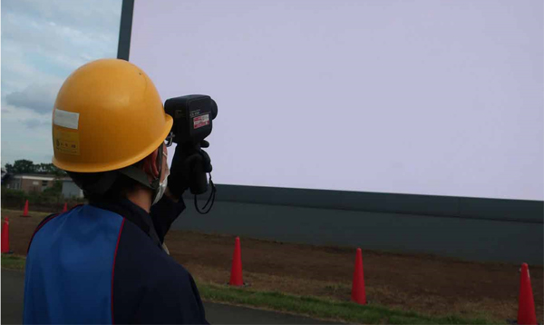 ディスプレイの点灯表示テストの様子